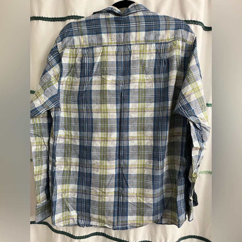 Tommy Bahama button-down, size Large - Picture 2 of 6